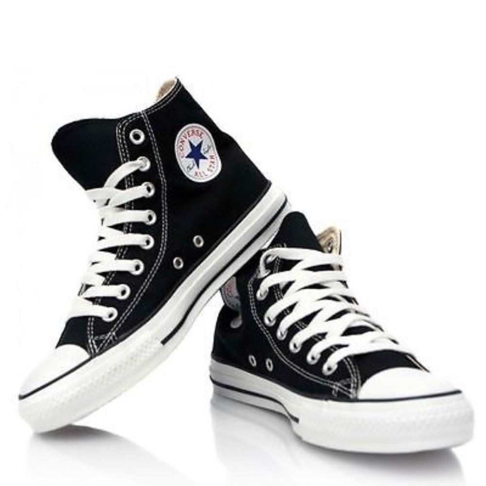 Converse ladies size 6 NEW
